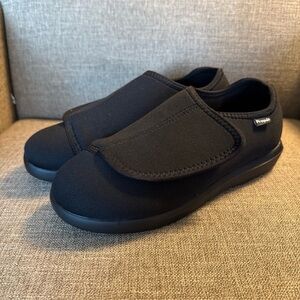 Propet Cush N Foot W0206 Women's Slipper & Casual Shoe For Diabetics Size 9